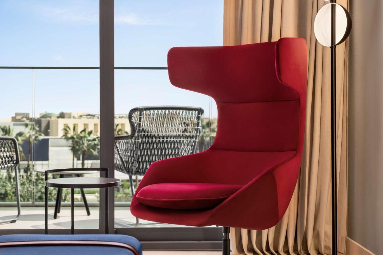 Radisson Blu Hotel Riyadh Convention And Exhibition Center エクステリア 写真 The DIVA armchair