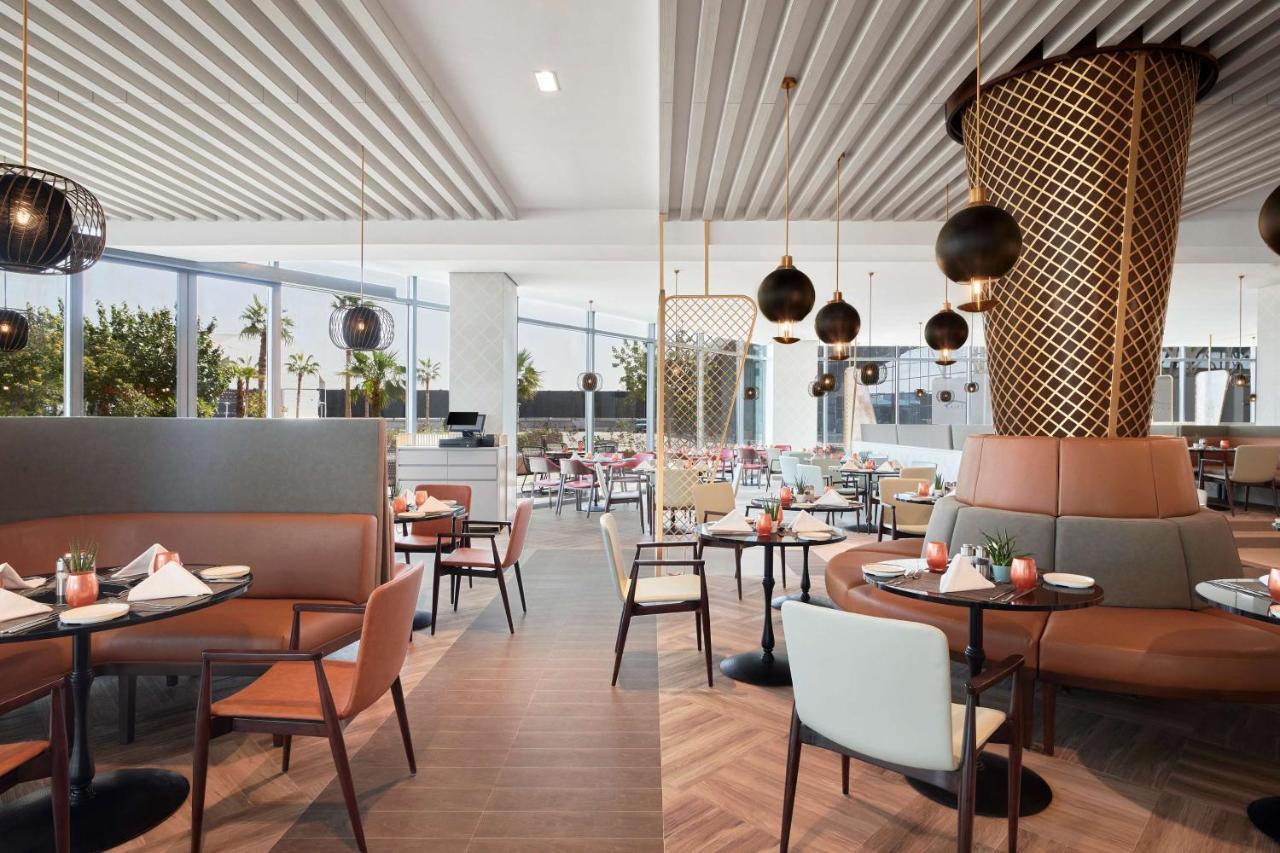 Radisson Blu Hotel Riyadh Convention And Exhibition Center エクステリア 写真 The restaurant